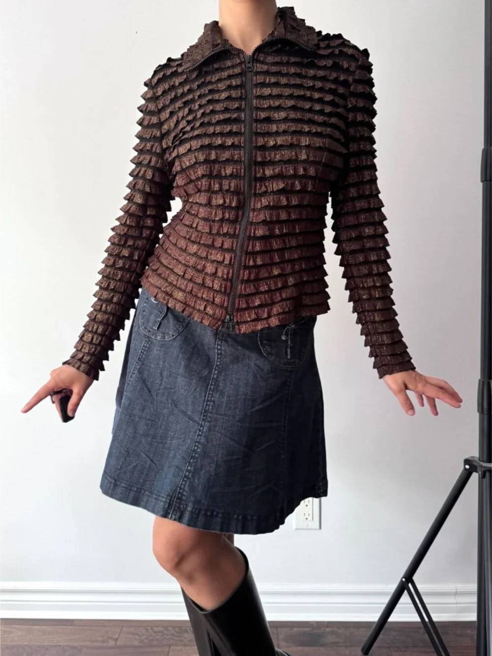 Y2K vintage brown ruffled textured collared long sleeved zip up blouse shirt - Picture 3 of 11